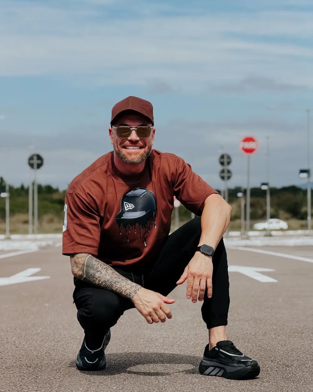 Camiseta oversized malhão suedine marrom, ângulo 1 de 2