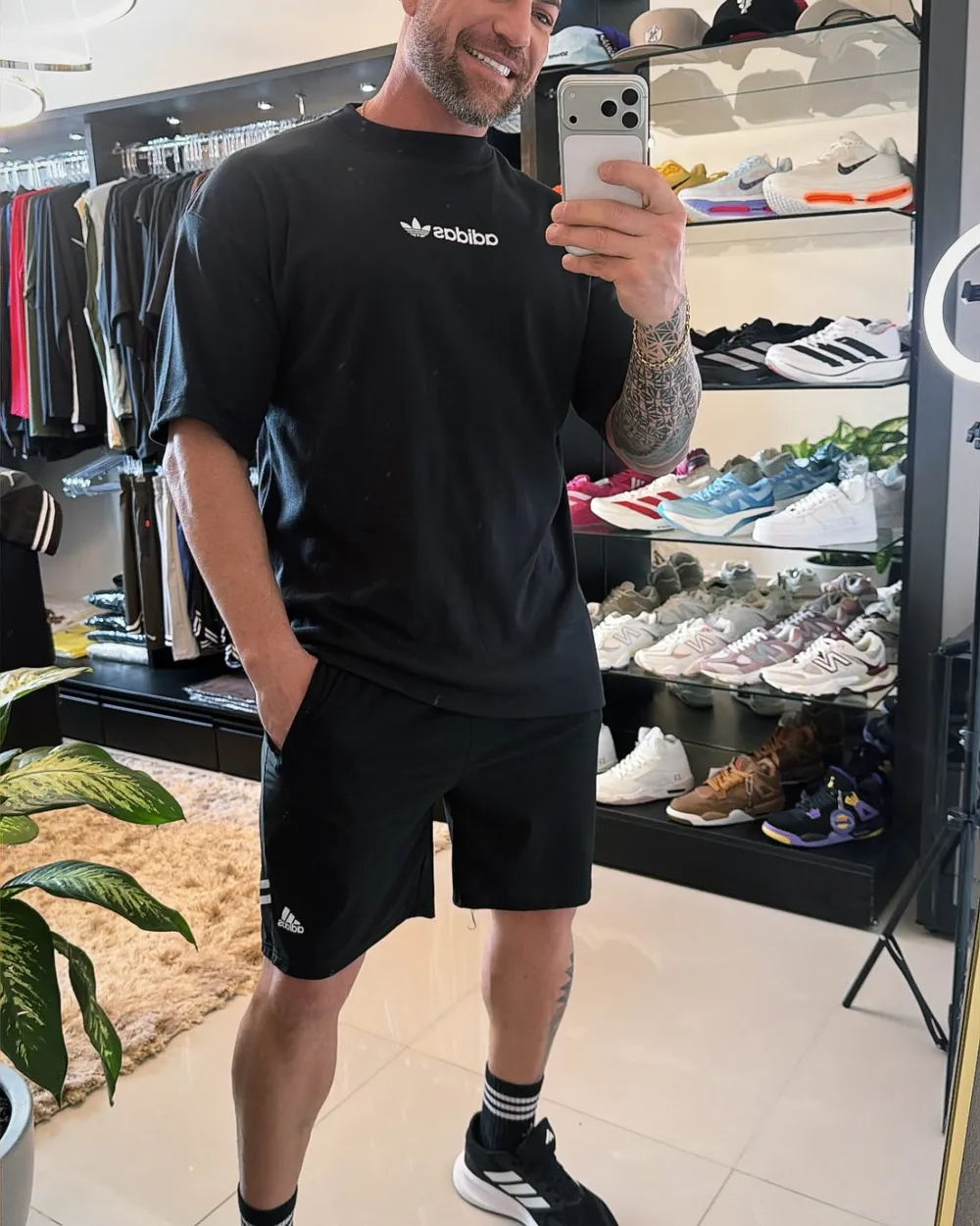 Camiseta oversized malhão suedine preta